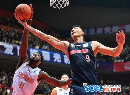  广东宏远快攻如潮大胜四川金强男篮