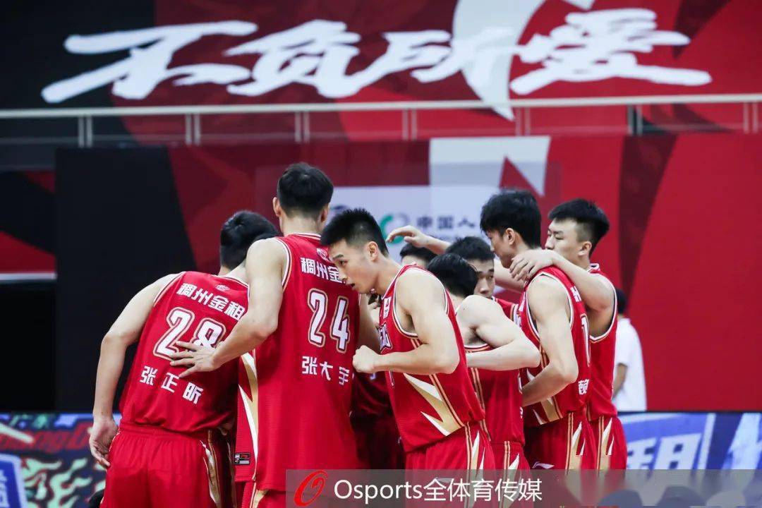  英格兰青年军刮起青春风暴