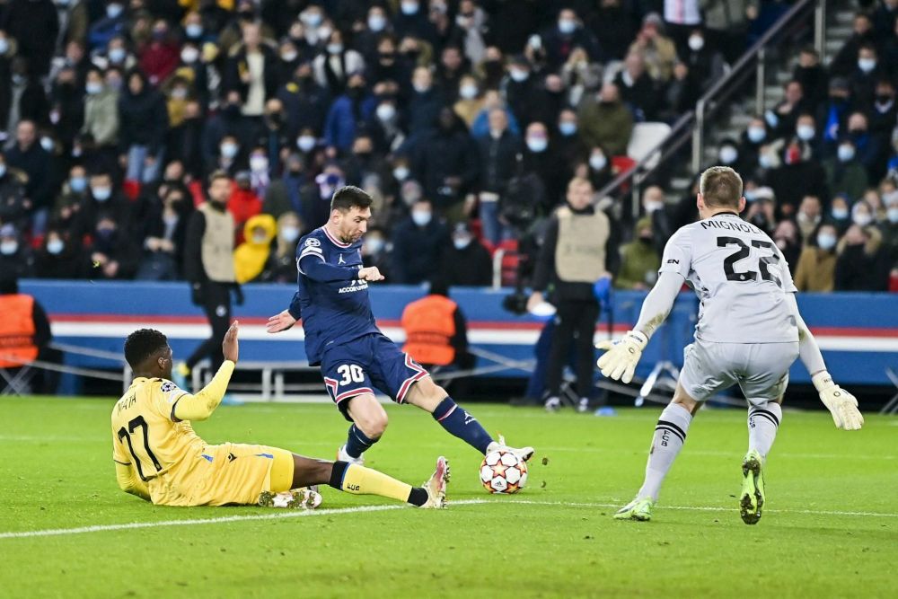  梅西梅开二度助巴黎圣日耳曼逆转取胜