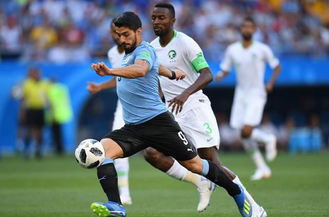  苏亚雷斯伤愈复出首战，乌拉圭锋霸锋芒再现