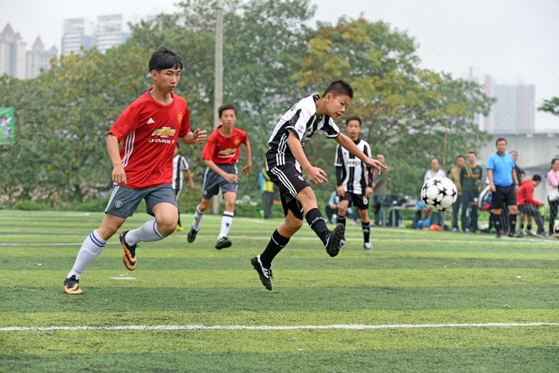  青少年足球锦标赛落幕，潜力新苗脱颖而出  