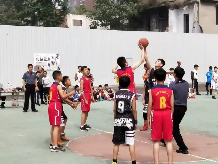  篮球公益行点燃山区孩童梦想