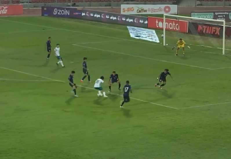  法国甲組足球聯賽呈现群雄逐鹿格局榜首多次易主