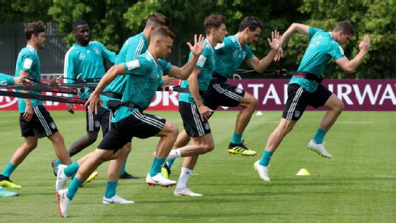  德国队重组钢铁防线，全力备战欧预赛